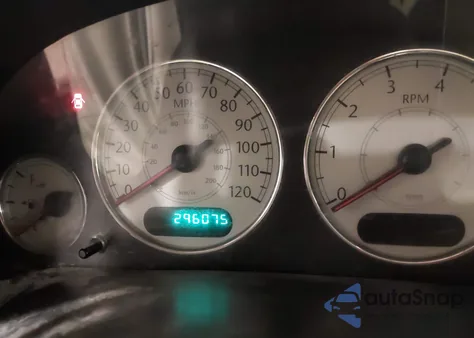 2005 Chrysler Town & Country Limited from USA, damaged, VIN 2C8GP64L85R115815